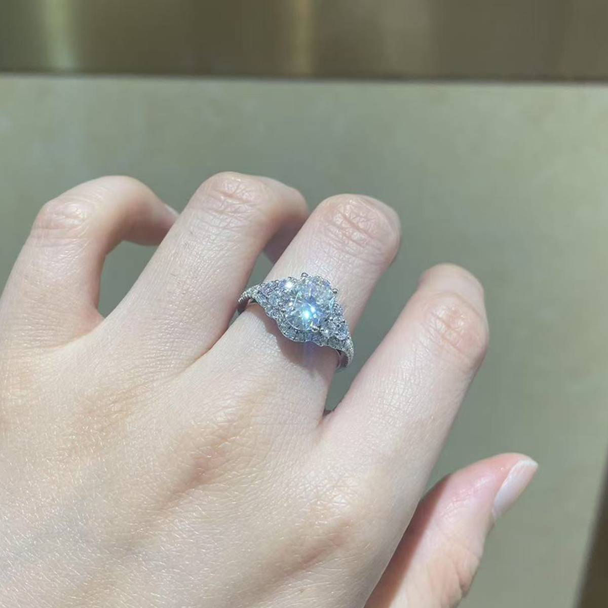 Light Luxury Egg shaped Women's Ring S925 Silver Plated Platinum Customized Selection Main Stone Moissanite Diamond 2.0ct/Secondary Stone High Carbon Diamond